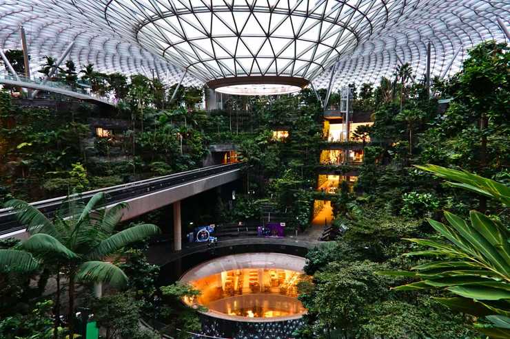 Vodopád na letišti v Singapuru