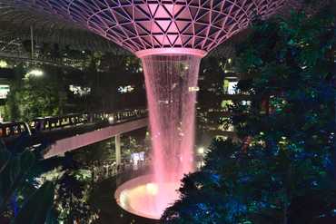 Vodopád Jewel na letišti v Singapuru