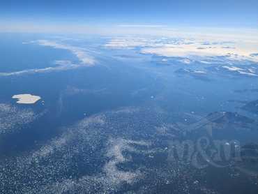 Výhled na Grónsko z letadla