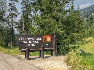 Yellowstone - cedule u vjezdu