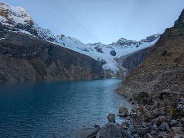Východ slunce u laguny Arhuaycocha