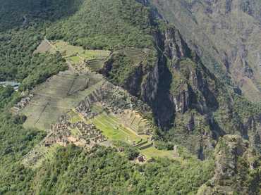 Pohled na Machu Picchu z Huayna Picchu